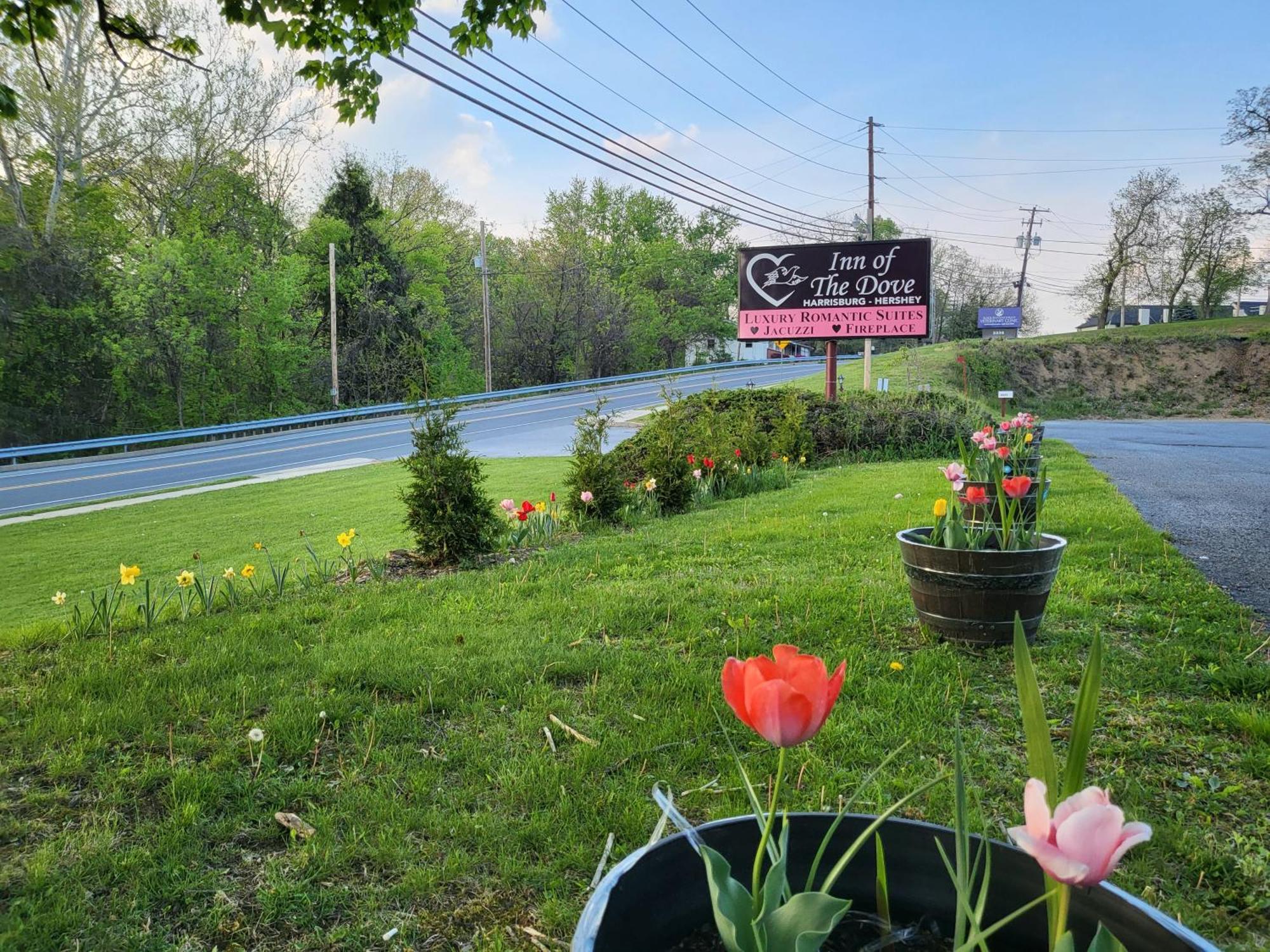 Inn Of The Dove - Romantic Luxury Suites With Jacuzzi & Fireplace At Harrisburg-Hershey-Philadelphia, Pa Εξωτερικό φωτογραφία