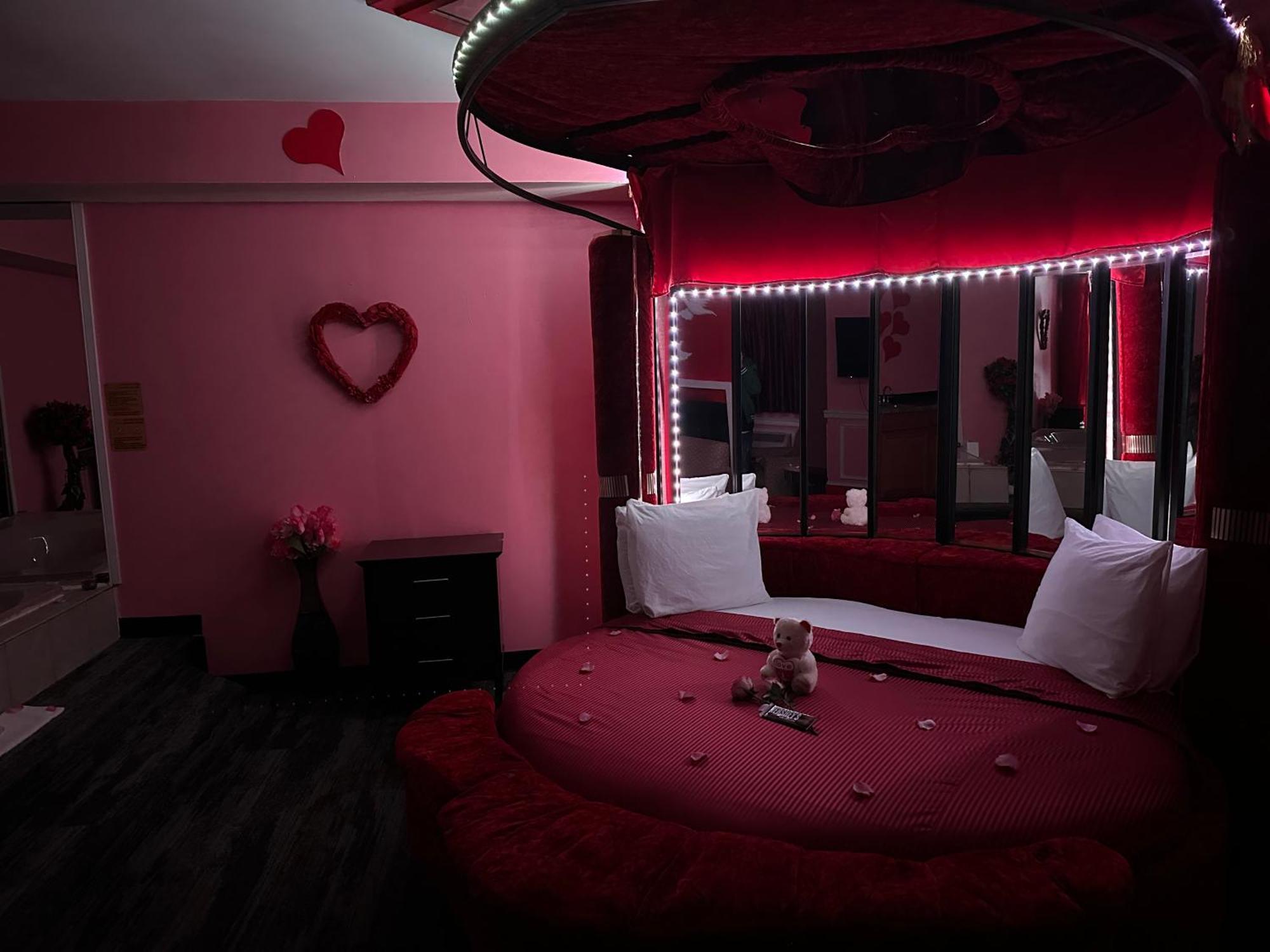Inn Of The Dove - Romantic Luxury Suites With Jacuzzi & Fireplace At Harrisburg-Hershey-Philadelphia, Pa Εξωτερικό φωτογραφία