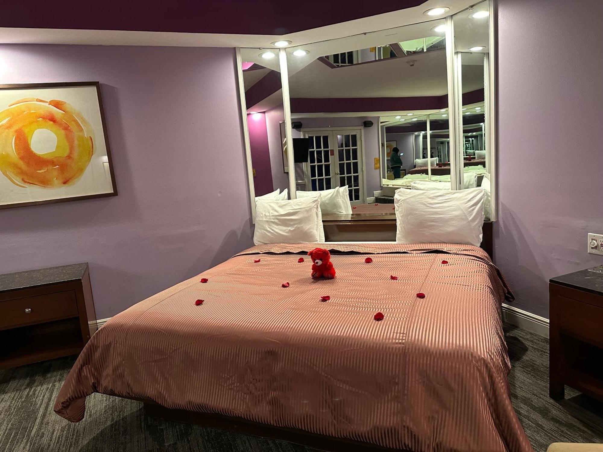 Inn Of The Dove - Romantic Luxury Suites With Jacuzzi & Fireplace At Harrisburg-Hershey-Philadelphia, Pa Εξωτερικό φωτογραφία