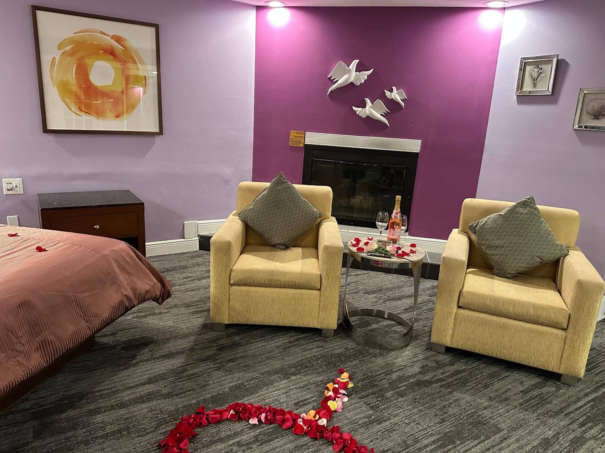 Inn Of The Dove - Romantic Luxury Suites With Jacuzzi & Fireplace At Harrisburg-Hershey-Philadelphia, Pa Εξωτερικό φωτογραφία