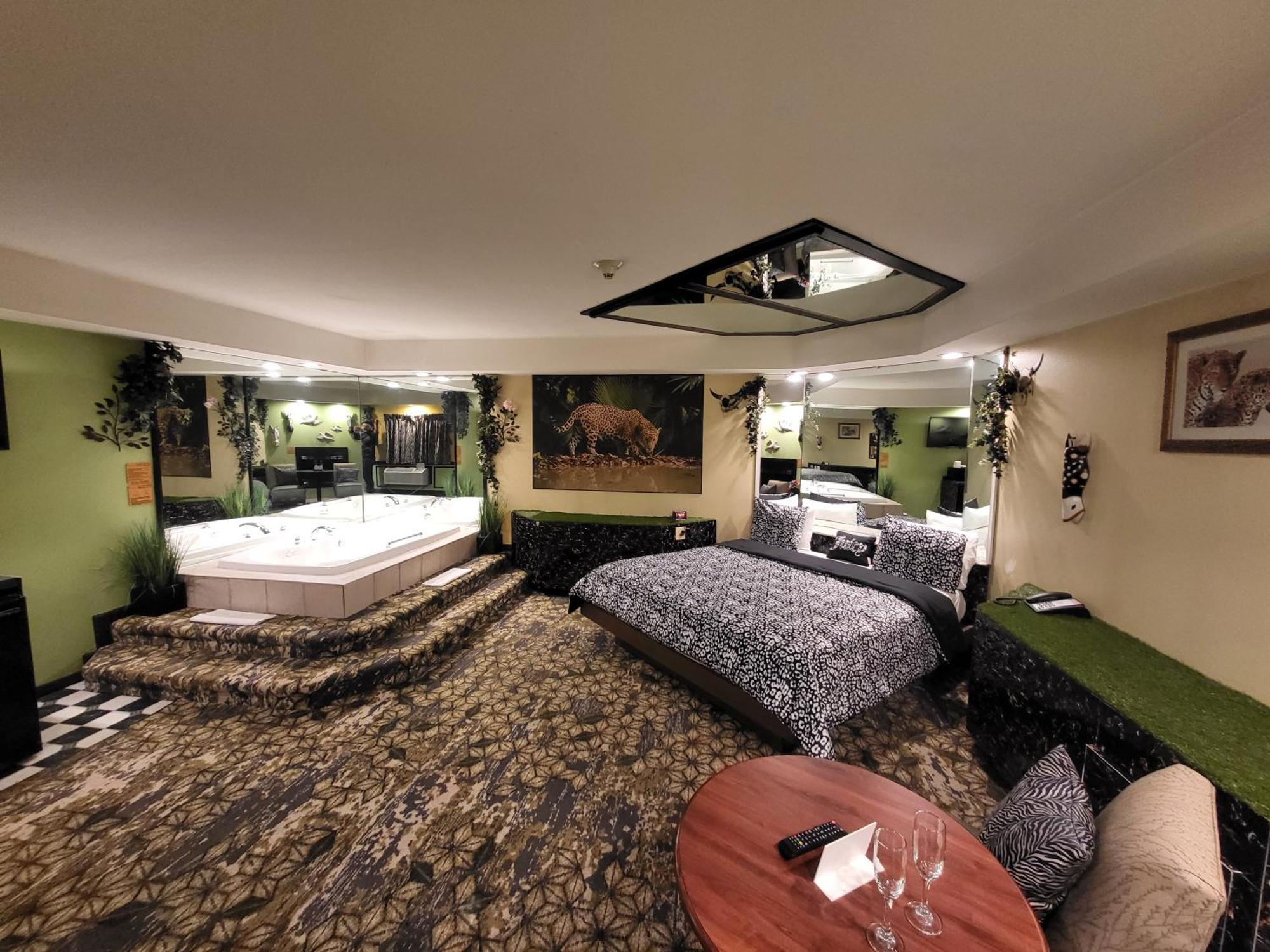 Inn Of The Dove - Romantic Luxury Suites With Jacuzzi & Fireplace At Harrisburg-Hershey-Philadelphia, Pa Εξωτερικό φωτογραφία