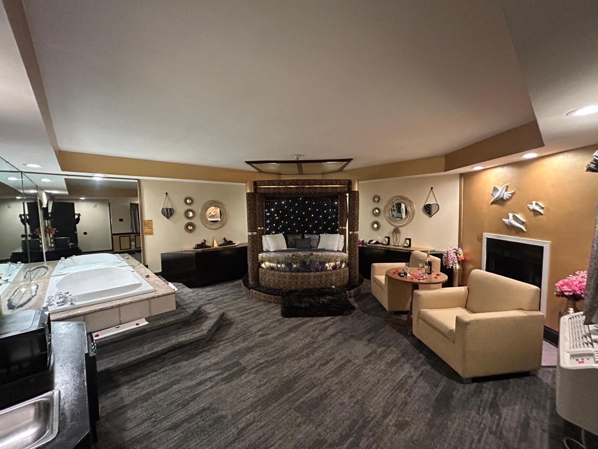 Inn Of The Dove - Romantic Luxury Suites With Jacuzzi & Fireplace At Harrisburg-Hershey-Philadelphia, Pa Εξωτερικό φωτογραφία