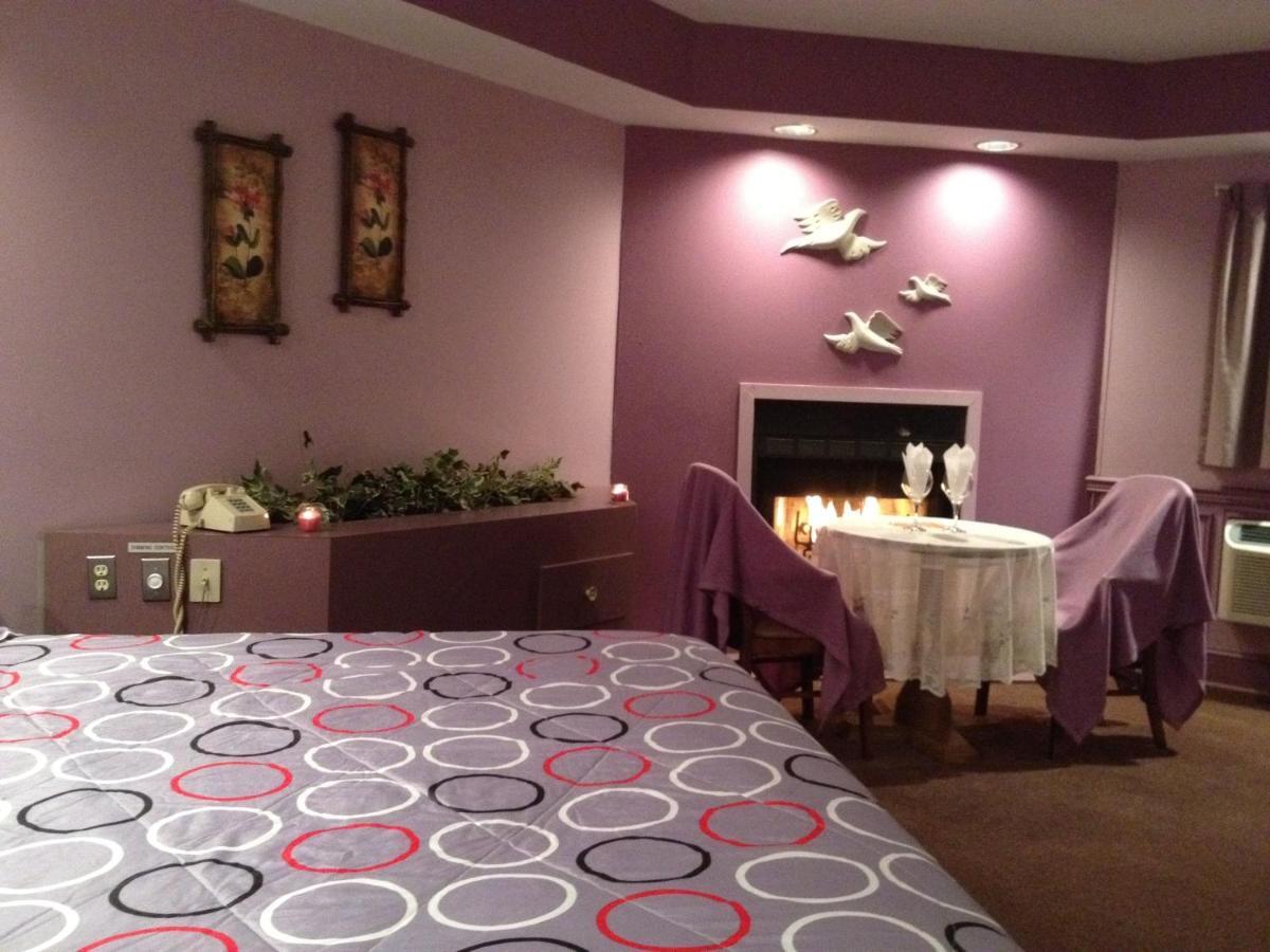 Inn Of The Dove - Romantic Luxury Suites With Jacuzzi & Fireplace At Harrisburg-Hershey-Philadelphia, Pa Δωμάτιο φωτογραφία